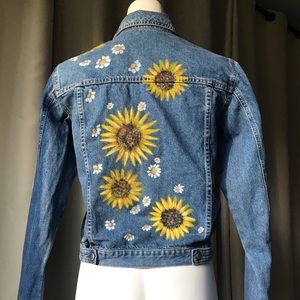 Hand painted United Nations jean jacket size xs